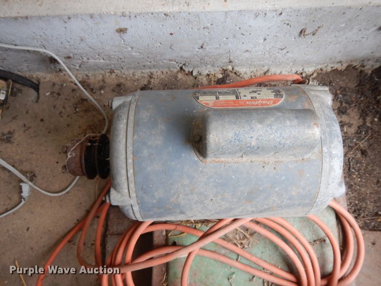 image for item ID9771 Hay bale elevator