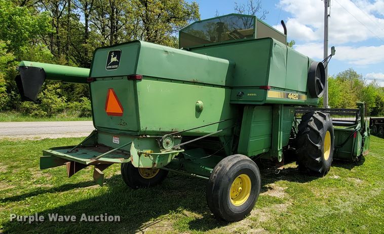 image for item IF9751 1984 John Deere 4420  RWA combine
