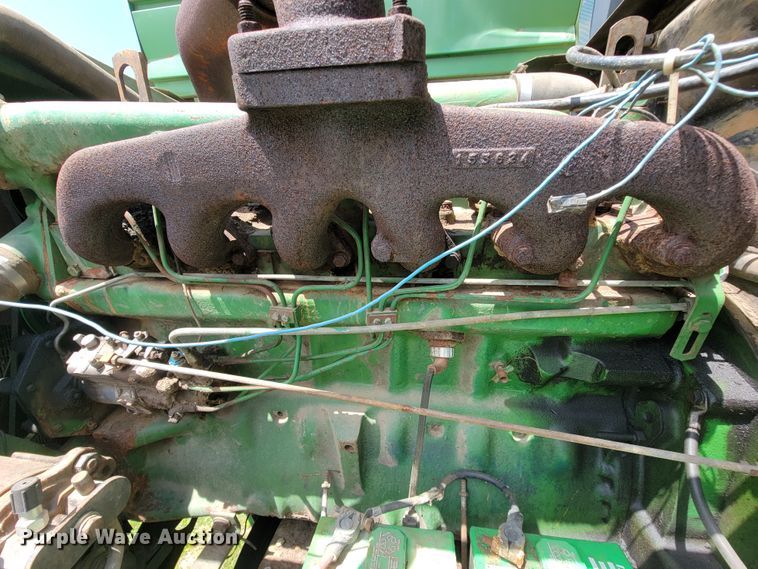 image for item IF9751 1984 John Deere 4420  RWA combine