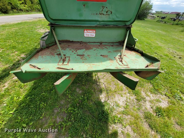 image for item IF9751 1984 John Deere 4420  RWA combine