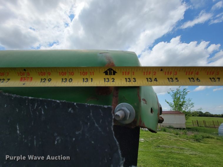 image for item IF9751 1984 John Deere 4420  RWA combine