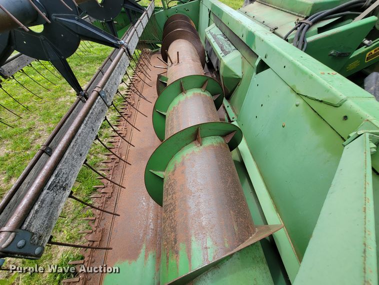 image for item IF9751 1984 John Deere 4420  RWA combine