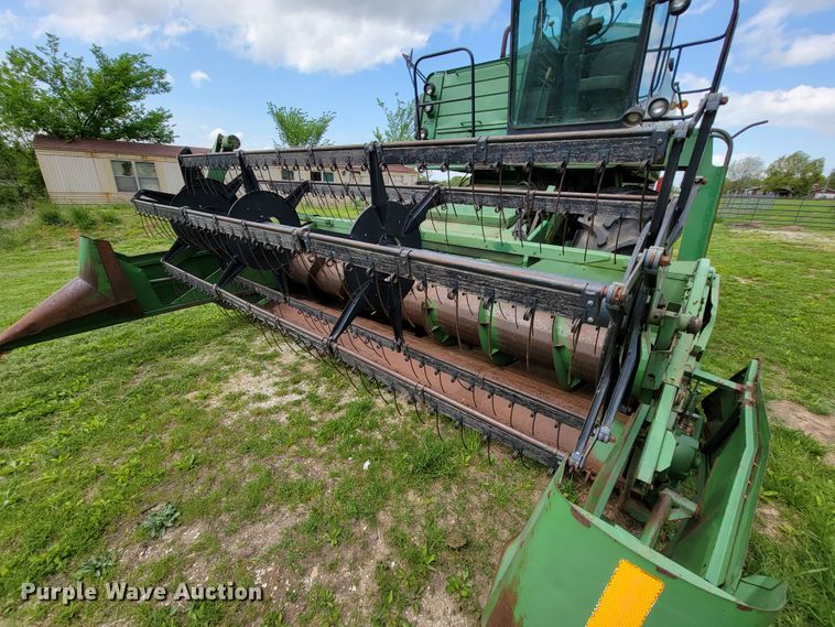 image for item IF9751 1984 John Deere 4420  RWA combine