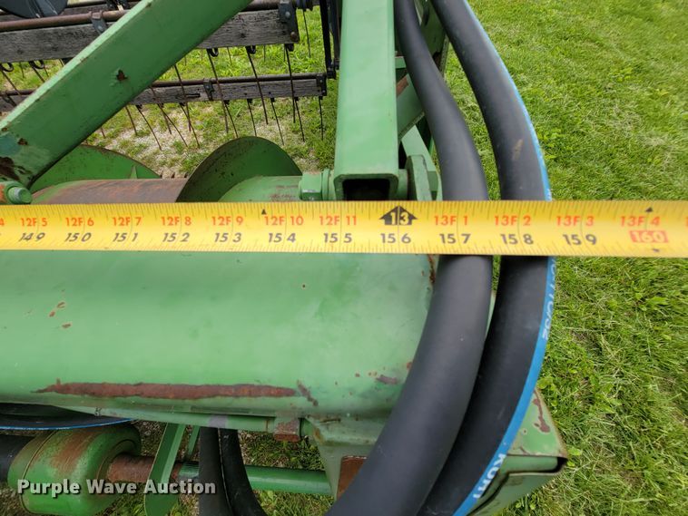 image for item IF9751 1984 John Deere 4420  RWA combine