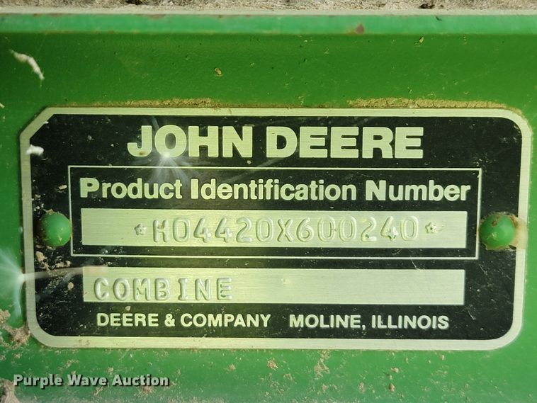 image for item IF9751 1984 John Deere 4420  RWA combine
