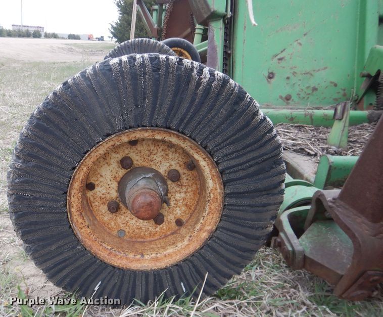 image for item IJ9293 John Deere 1508  batwing rotary mower