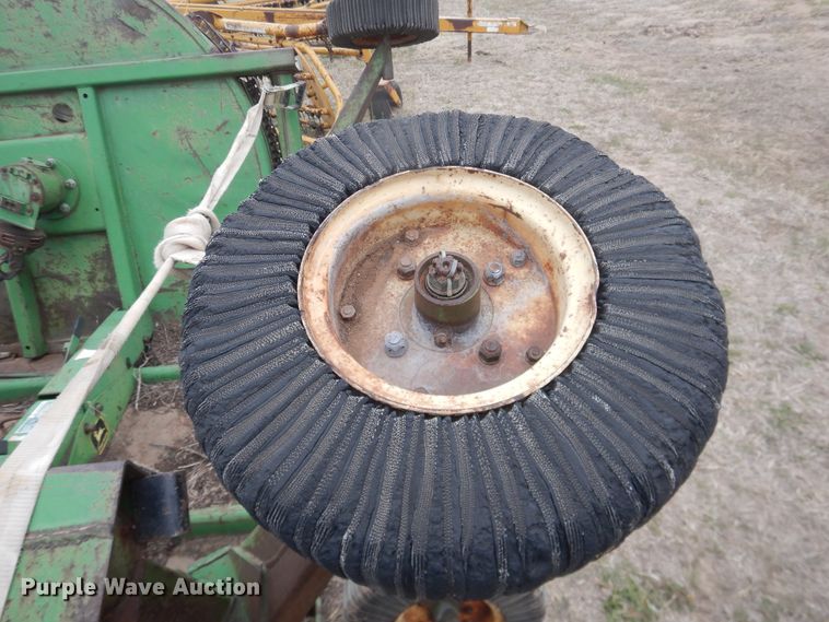 image for item IJ9293 John Deere 1508  batwing rotary mower