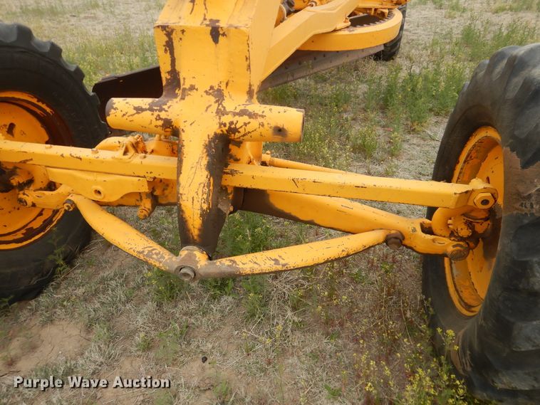 image for item IJ9314 Caterpillar 112  rigid frame motor grader
