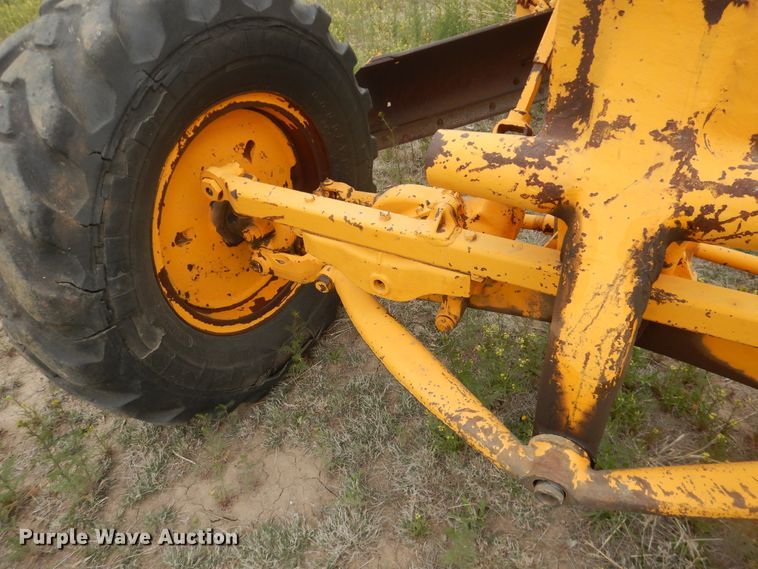 image for item IJ9314 Caterpillar 112  rigid frame motor grader