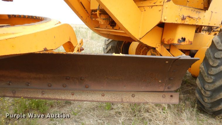 image for item IJ9314 Caterpillar 112  rigid frame motor grader