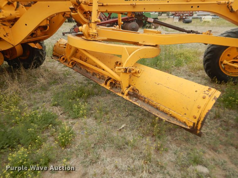image for item IJ9314 Caterpillar 112  rigid frame motor grader