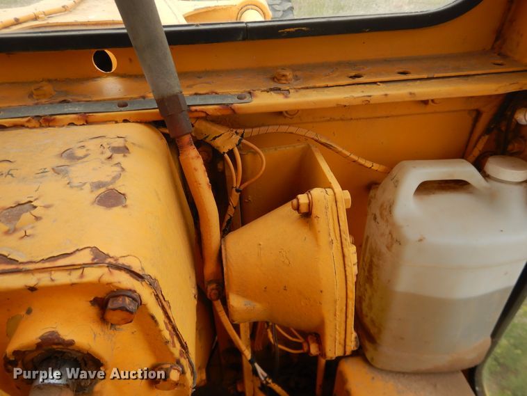 image for item IJ9314 Caterpillar 112  rigid frame motor grader