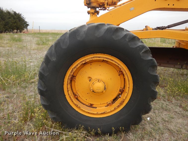 image for item IJ9314 Caterpillar 112  rigid frame motor grader