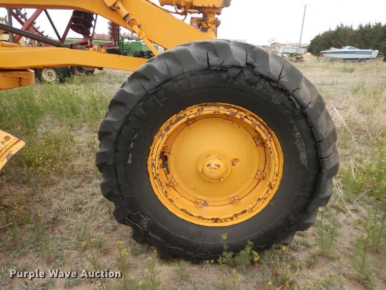 image for item IJ9314 Caterpillar 112  rigid frame motor grader
