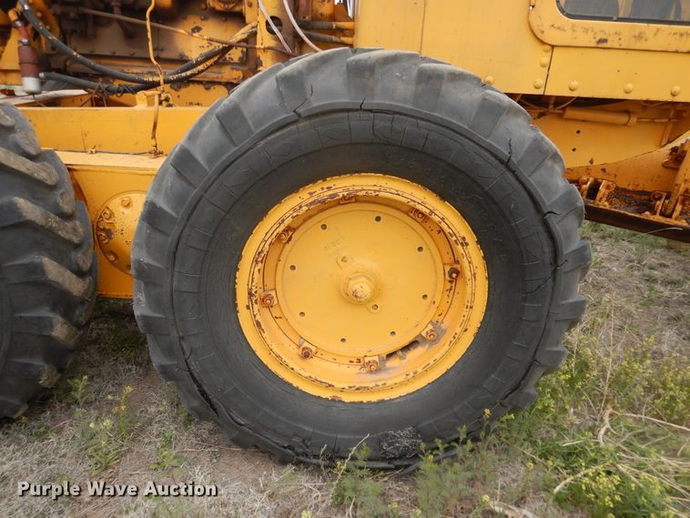 image for item IJ9314 Caterpillar 112  rigid frame motor grader