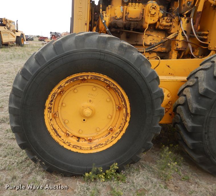 image for item IJ9314 Caterpillar 112  rigid frame motor grader