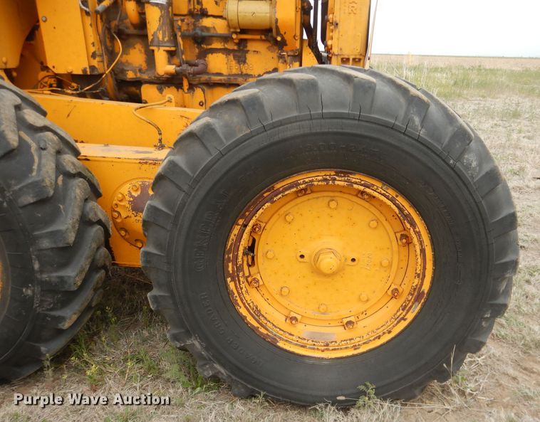 image for item IJ9314 Caterpillar 112  rigid frame motor grader