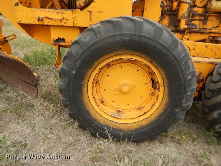 image for item IJ9314 Caterpillar 112  rigid frame motor grader