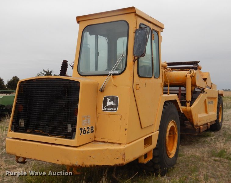 image for item IJ9322 1988 John Deere 762B  elevating scraper