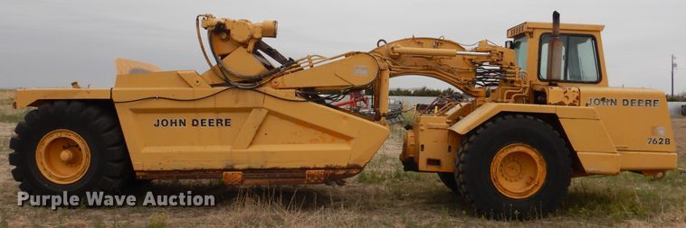 image for item IJ9322 1988 John Deere 762B  elevating scraper
