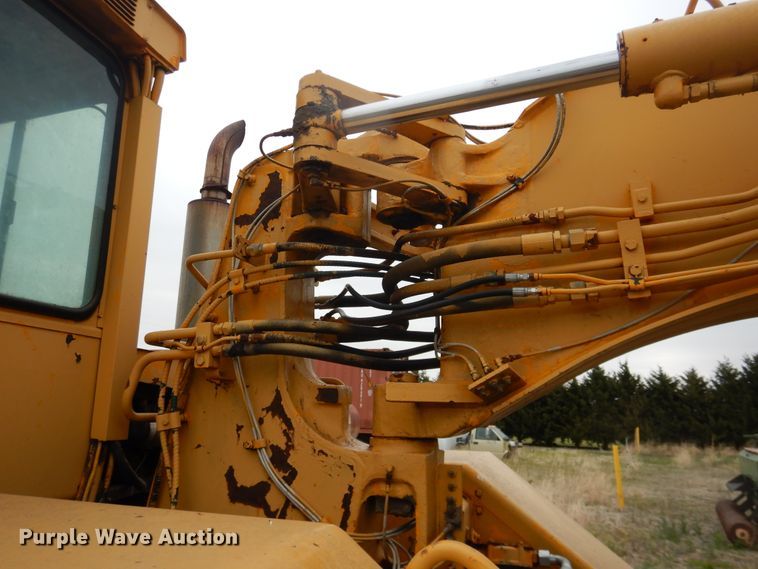 image for item IJ9322 1988 John Deere 762B  elevating scraper