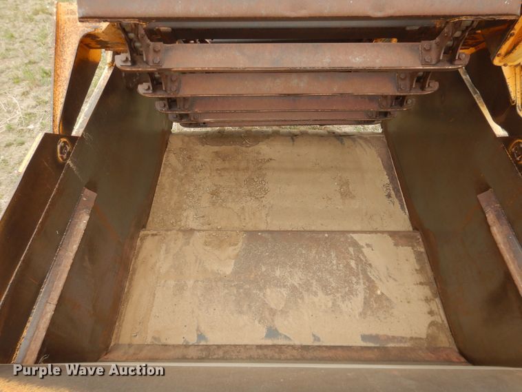 image for item IJ9322 1988 John Deere 762B  elevating scraper