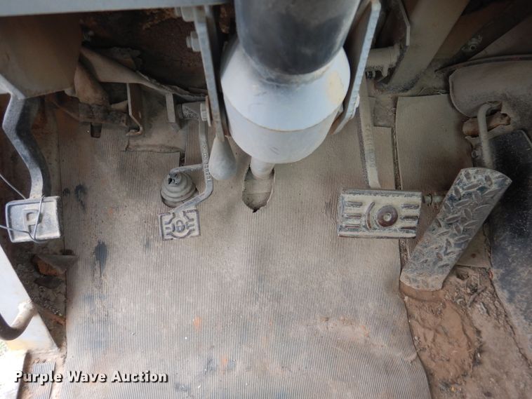 image for item IJ9322 1988 John Deere 762B  elevating scraper