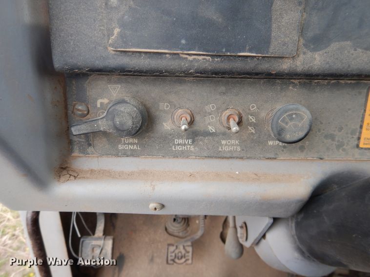 image for item IJ9322 1988 John Deere 762B  elevating scraper