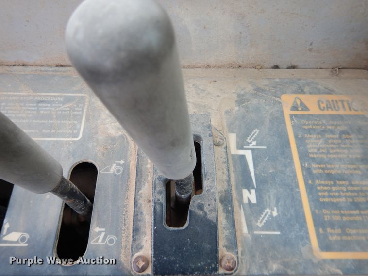 image for item IJ9322 1988 John Deere 762B  elevating scraper