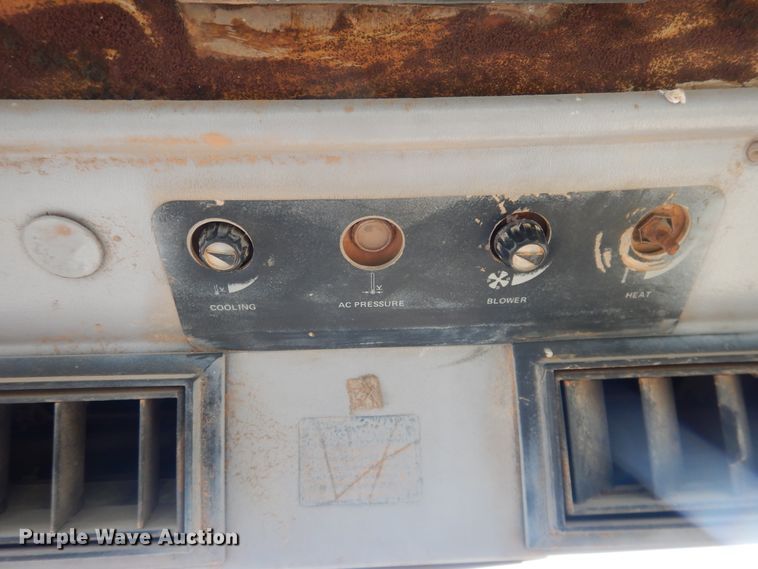 image for item IJ9322 1988 John Deere 762B  elevating scraper