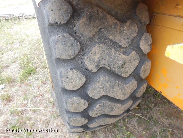 image for item IJ9322 1988 John Deere 762B  elevating scraper