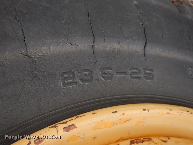 image for item IJ9322 1988 John Deere 762B  elevating scraper