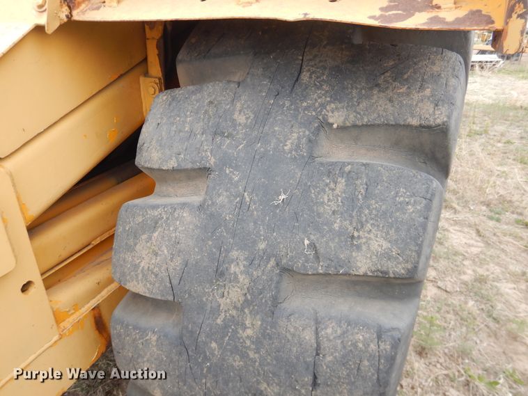 image for item IJ9322 1988 John Deere 762B  elevating scraper