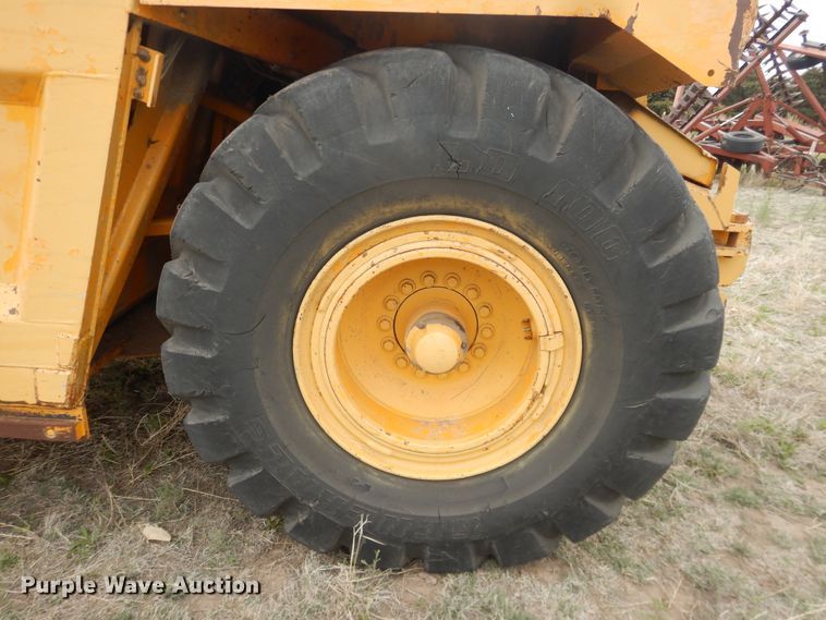 image for item IJ9322 1988 John Deere 762B  elevating scraper