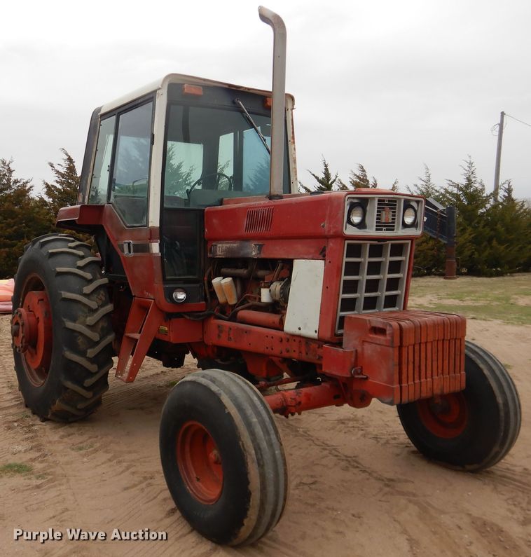 image for item IJ9338 1978 International 1586  tractor