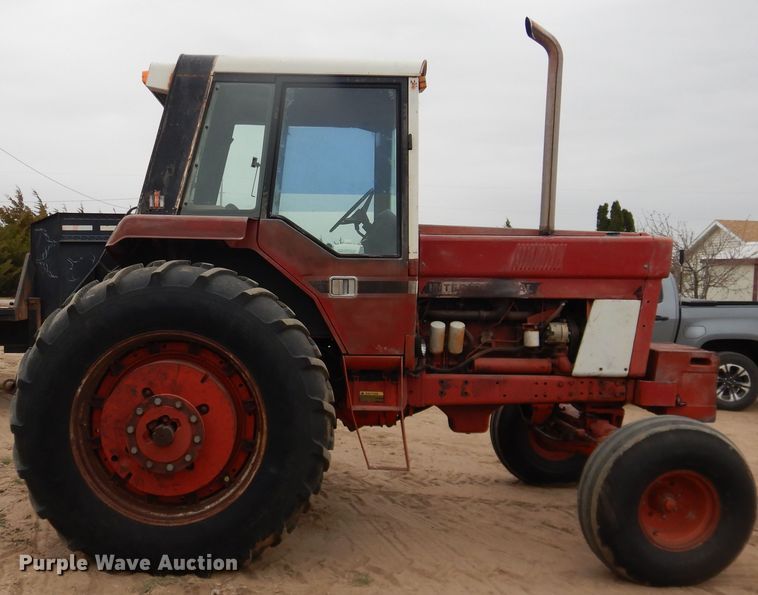 image for item IJ9338 1978 International 1586  tractor