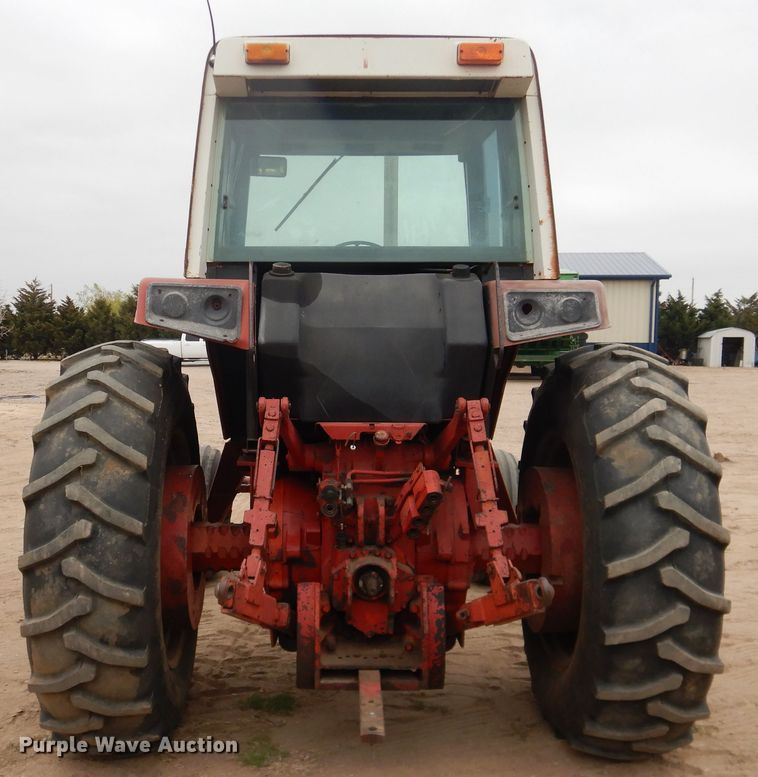 image for item IJ9338 1978 International 1586  tractor