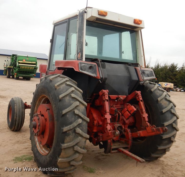image for item IJ9338 1978 International 1586  tractor