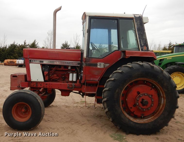 image for item IJ9338 1978 International 1586  tractor