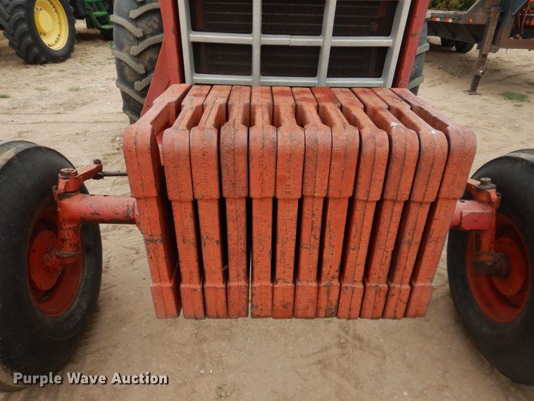 image for item IJ9338 1978 International 1586  tractor