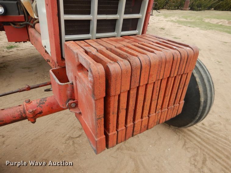 image for item IJ9338 1978 International 1586  tractor