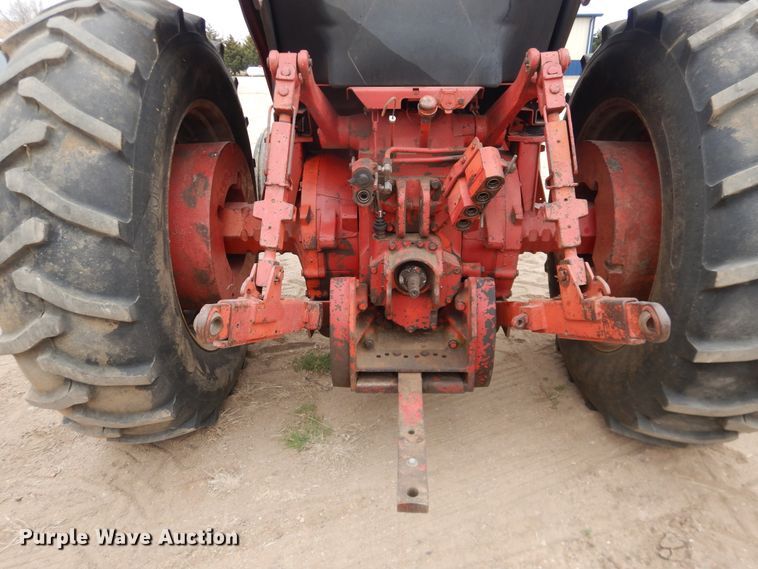 image for item IJ9338 1978 International 1586  tractor