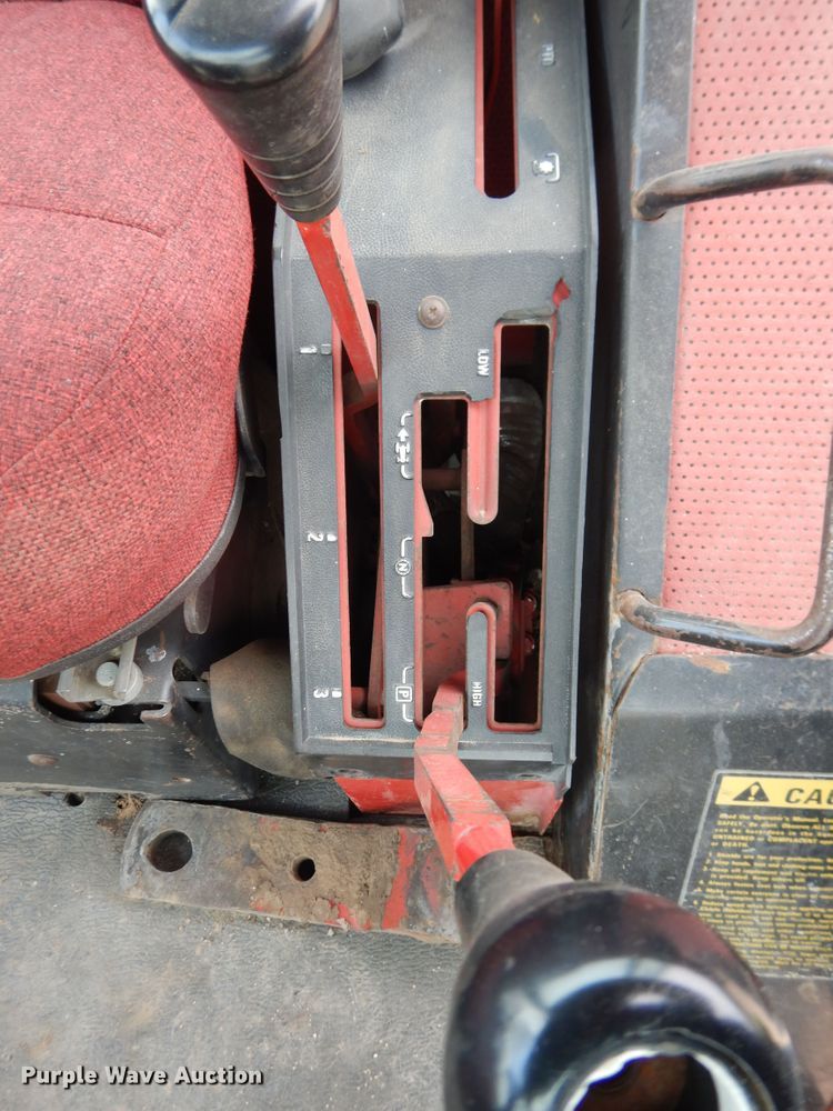 image for item IJ9338 1978 International 1586  tractor