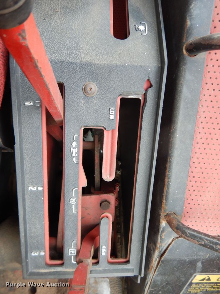 image for item IJ9338 1978 International 1586  tractor