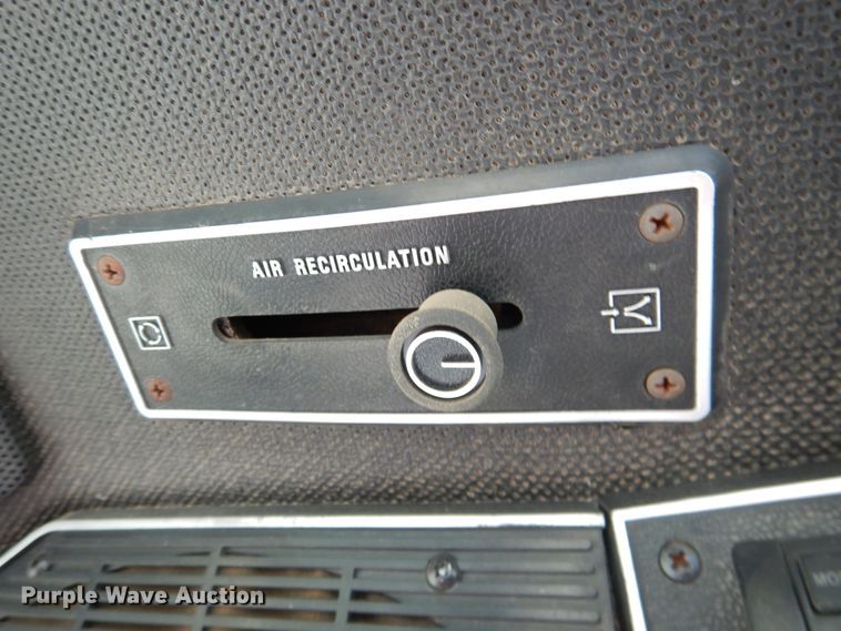 image for item IJ9338 1978 International 1586  tractor