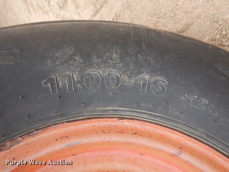 image for item IJ9338 1978 International 1586  tractor