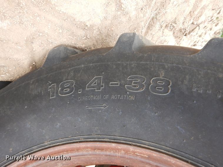 image for item IJ9338 1978 International 1586  tractor