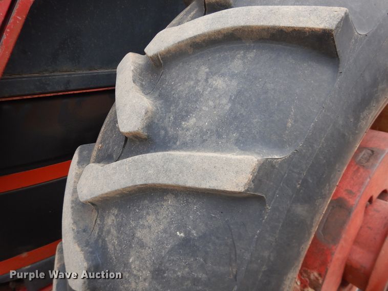 image for item IJ9338 1978 International 1586  tractor