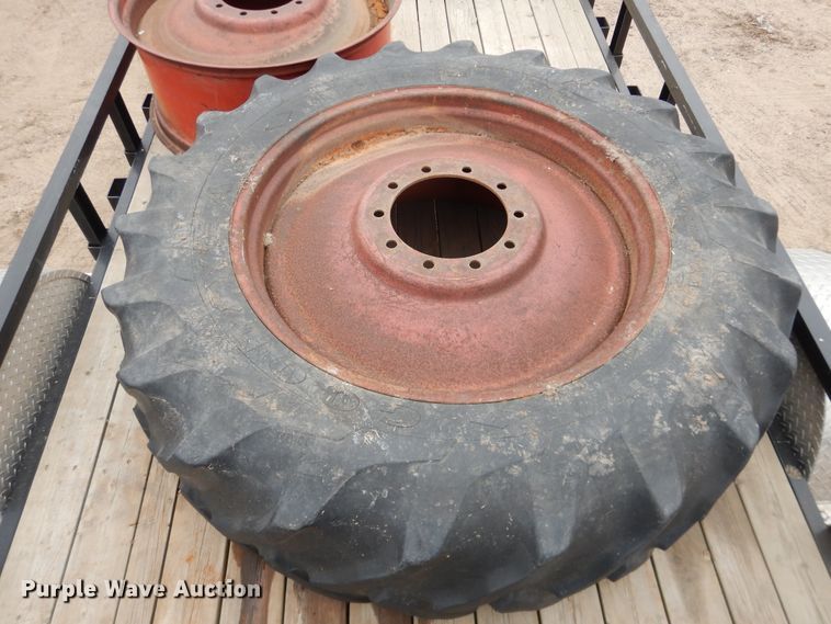 image for item IJ9338 1978 International 1586  tractor