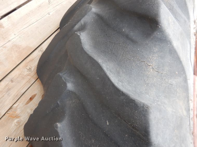 image for item IJ9338 1978 International 1586  tractor